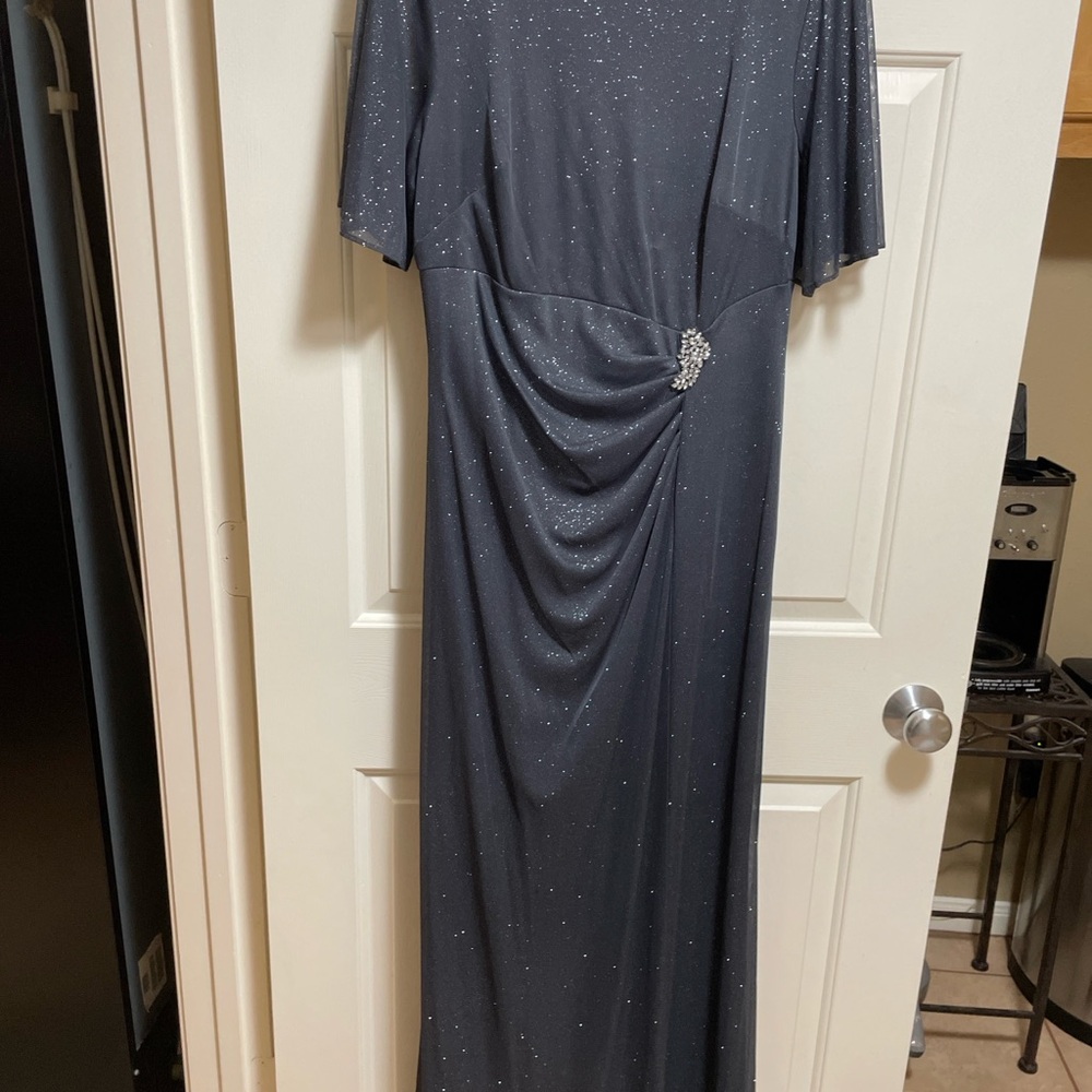 SLNY Sparkling Gray Long Sleeve Dress